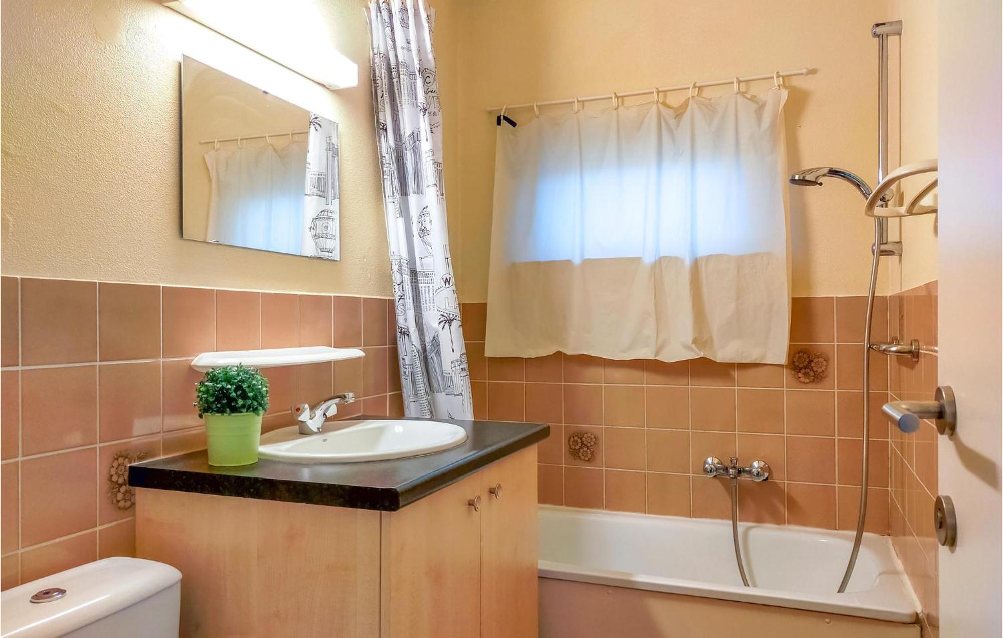 3 Bedroom Awesome Home In Остдейнкерке Екстер'єр фото